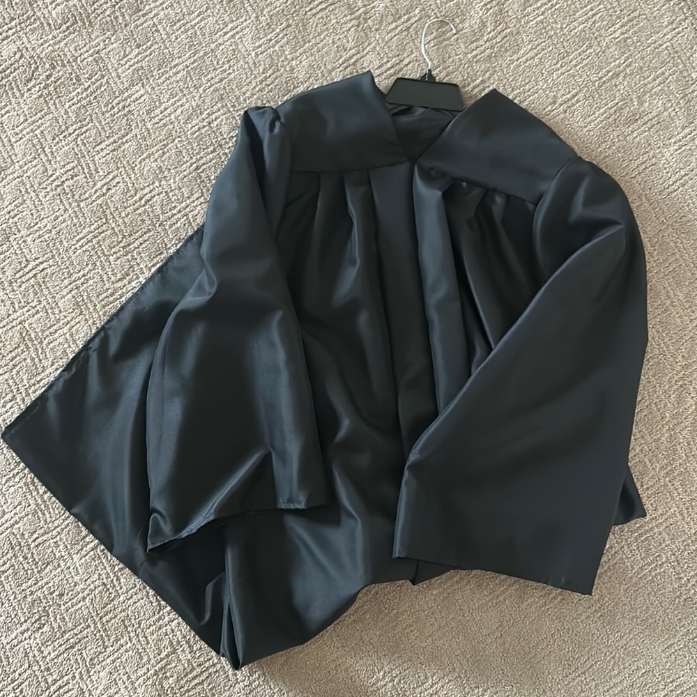 Josten’s Black Graduation Gown height 5’4”- 5’6”